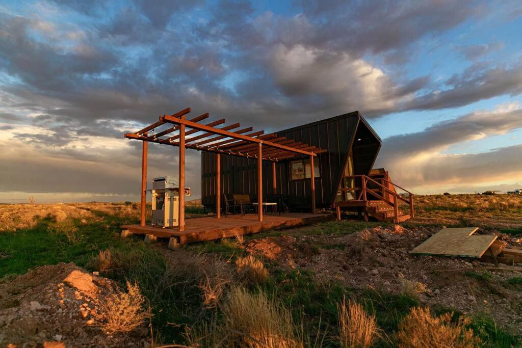 Grand Canyon Stargazing Off-Grid Tiny Home ヴァジェ エクステリア 写真